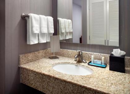 Courtyard by Marriott Fayetteville - image 4