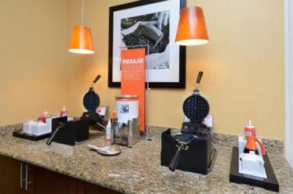 Hampton Inn Fayetteville Fort Bragg - image 3