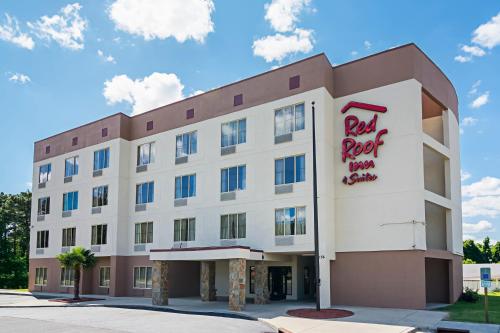 Red Roof Inn & Suites Fayetteville-Fort Bragg - main image