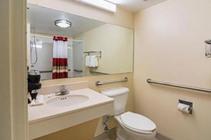 Red Roof Inn & Suites Fayetteville-Fort Bragg - image 4