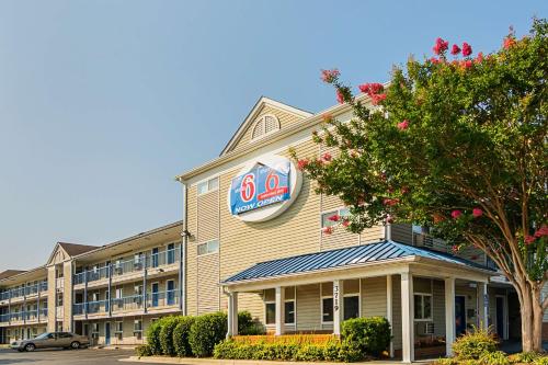 Motel 6-Fayetteville NC - Fort Bragg Area - main image