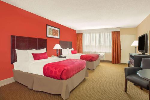 Ramada Plaza by Wyndham Fayetteville Fort Bragg Area - image 4