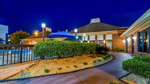 SureStay Plus Hotel by Best Western Fayetteville - image 5