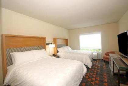 Holiday Inn & Suites - Fayetteville W-Fort Bragg Area an IHG Hotel - image 2