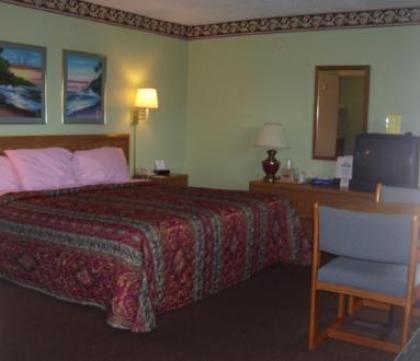 Regency Inn - image 13