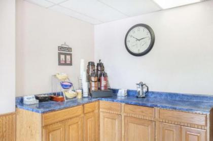 Days Inn by Wyndham Fayetteville - image 3