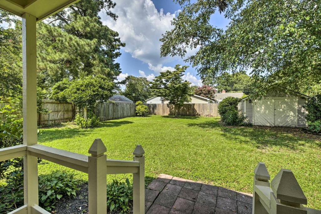 Charming Fayetteville House with Ideal Location - image 6