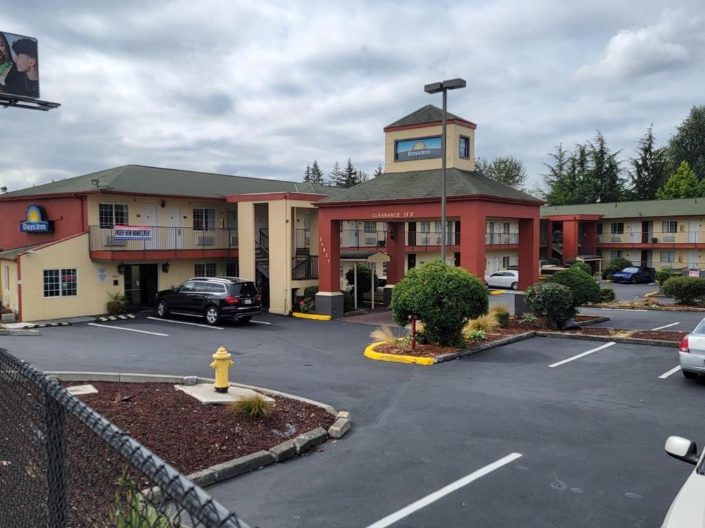 Days Inn by Wyndham Federal Way - main image