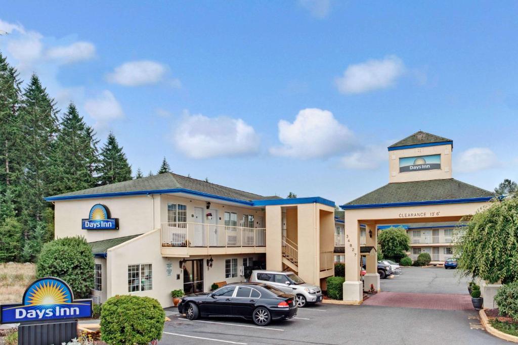 Days Inn by Wyndham Federal Way - image 3