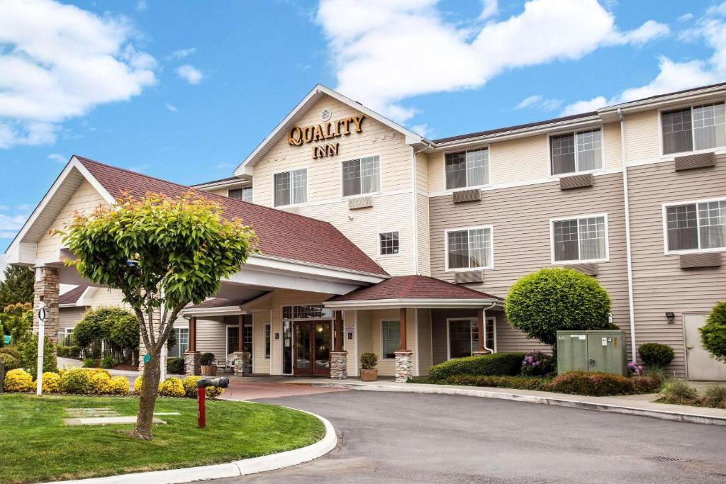 Quality Inn & Suites Federal Way - Seattle - image 2