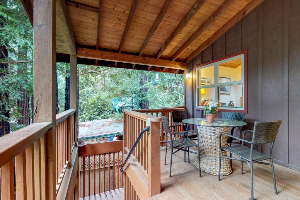 Tree Top View Cabin - image 7