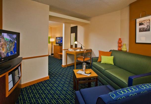 Fairfield Inn and Suites Flint Fenton - image 3