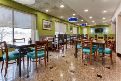 Drury Inn & Suites St. Louis Fenton - image 5