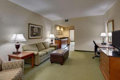 Drury Inn & Suites St. Louis Arnold - image 10