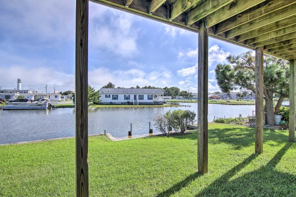 Fenwick Island Home with Canalfront Deck Less Than 1Mi to BCH - image 5