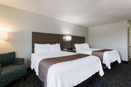 Quality Inn & Suites - image 14