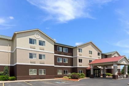 Quality Inn & Suites - image 5