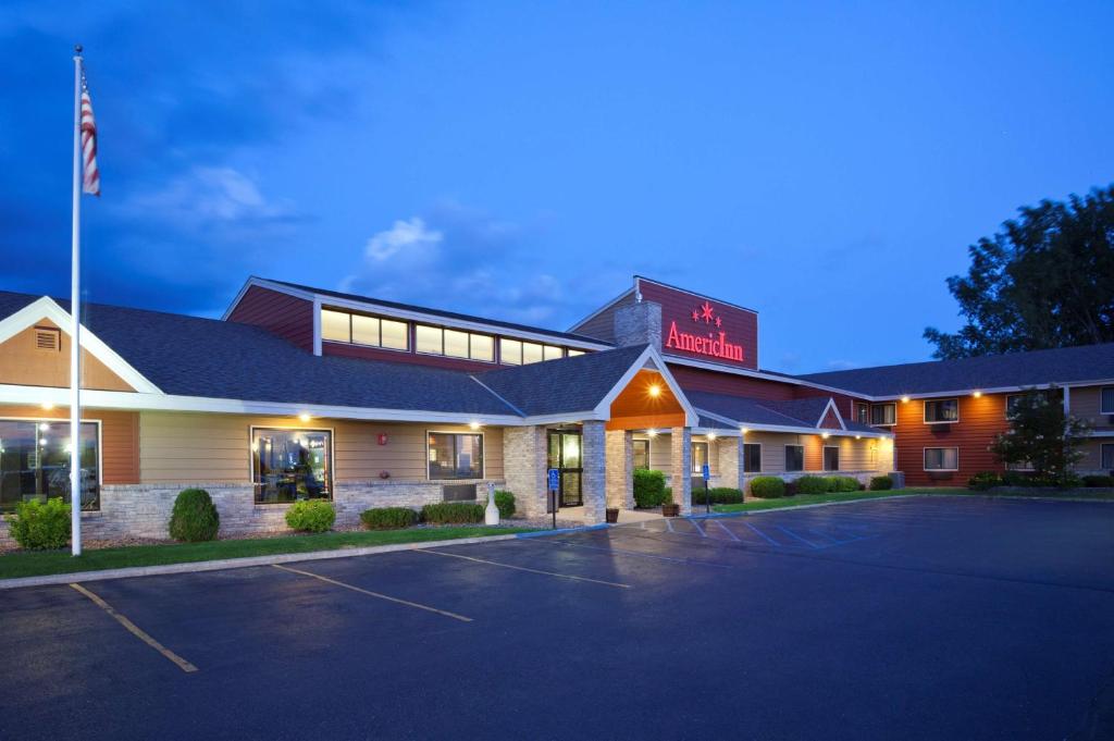 AmericInn by Wyndham Fergus Falls Conference Center - main image