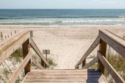 Fernandina Beach Condo Steps to Shore and Pool - image 2