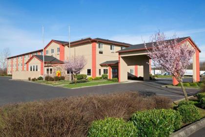 Super 8 by Wyndham Bellingham Airport/Ferndale - image 4