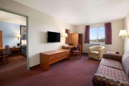 Super 8 by Wyndham Bellingham Airport/Ferndale - image 9