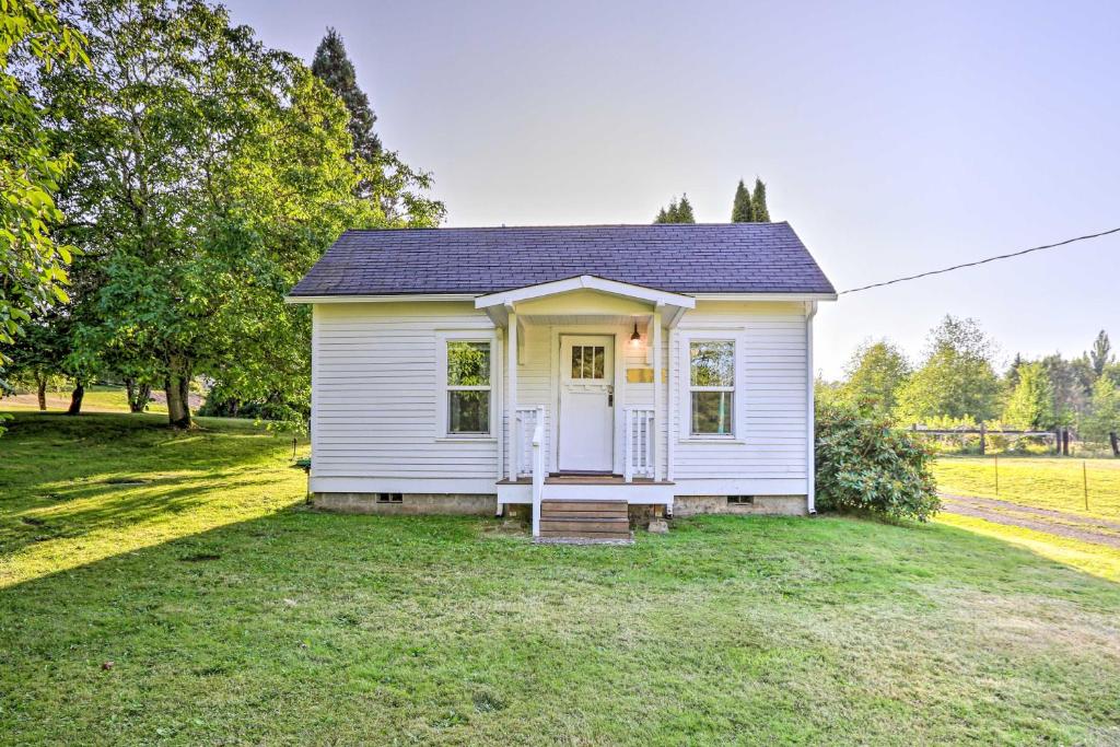 Ferndale Cottage on Private 20 Acre Farm! - main image