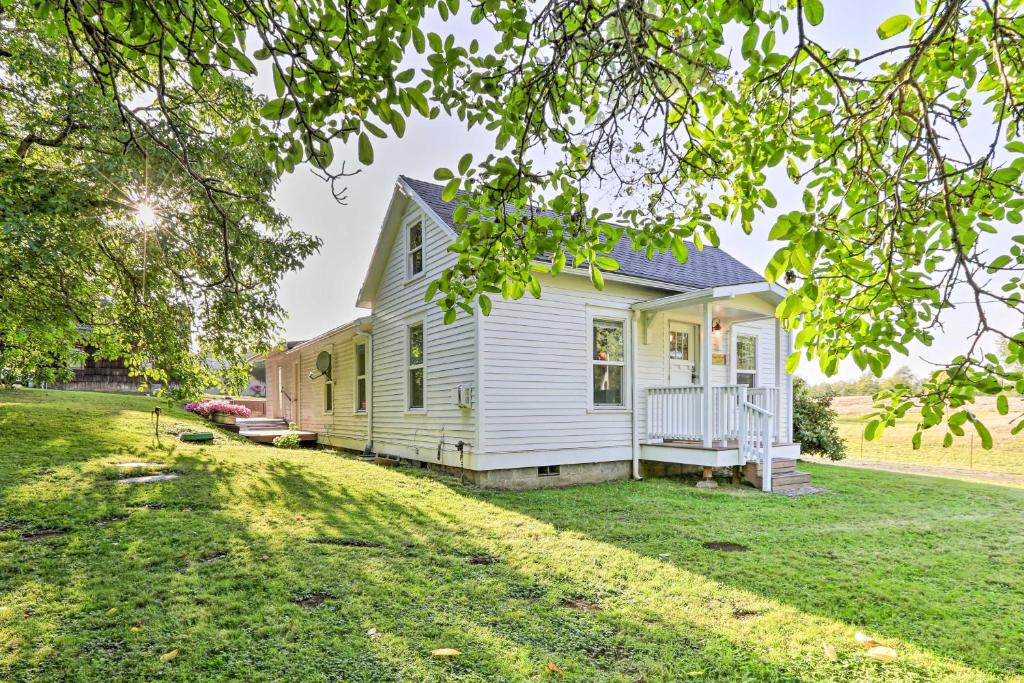 Ferndale Cottage on Private 20 Acre Farm! - image 6