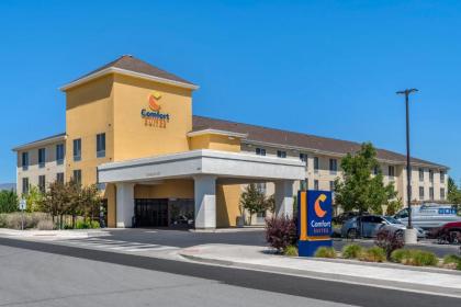 Comfort Suites Fernley - image 9