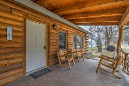 Riverfront Cabin - Treehouse Masters Stayed Here! - image 14