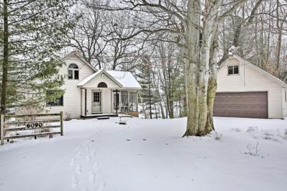 Cozy Waterfront Fife Lake Cottage with Dock and Kayaks! - image 15