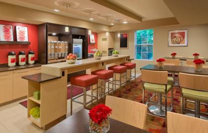 TownePlace Suites by Marriott Findlay - image 3