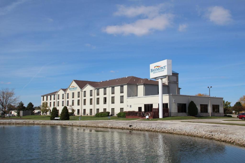 Baymont Inn & Suites by Wyndham Findlay - image 2