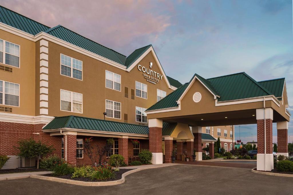 Country Inn & Suites by Radisson Findlay OH - main image