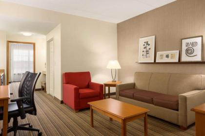 Country Inn & Suites by Radisson Findlay OH - image 4