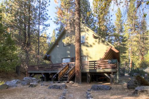 Yosemite Creekside Birdhouse - main image