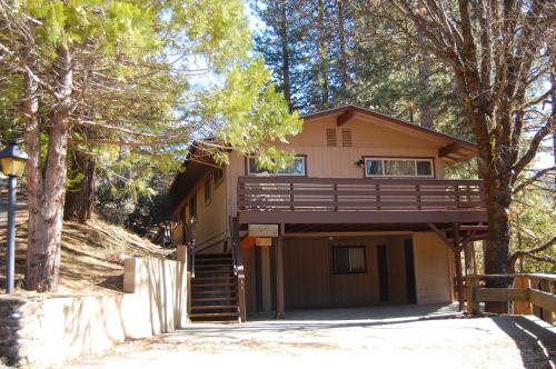 99 Yosemite Mountain Lodge - main image