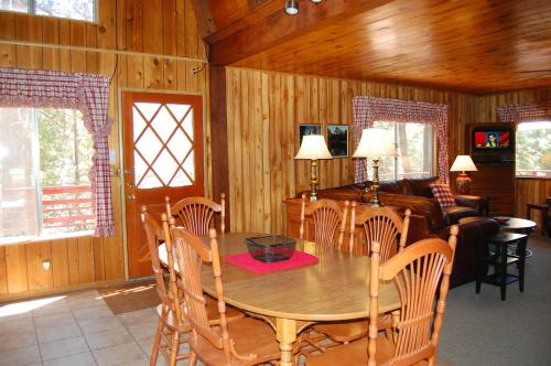 46R Manzanita Lodge - image 2