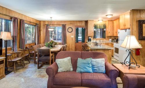 4 Pine Creek Cabin - image 5