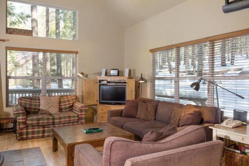 7S Wawona Chalet - image 3