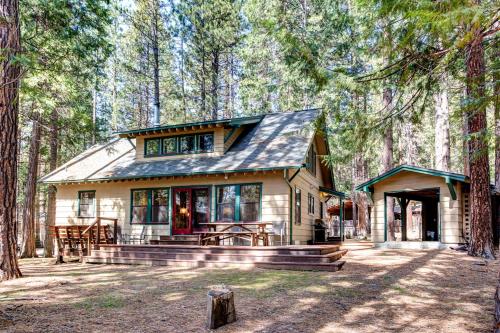 1A Wawona Retreat - main image