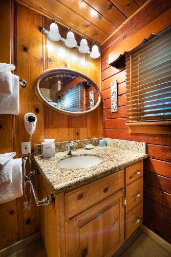 48 Sugar Pine Suite - image 3