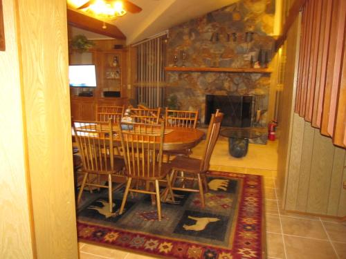 18A Pohono Pines - image 4