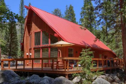 92R Jolie Cabin California