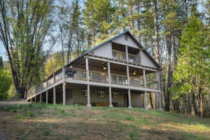 Holiday homes in Fish Camp California