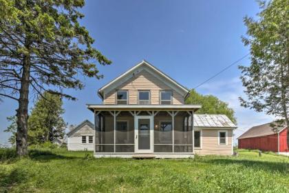 Quaint Baileys Harbor Hideaway about 1 mi to Lake Fish Creek Wisconsin