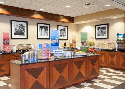 Hampton Inn and Suites Indianapolis-Fishers - image 4