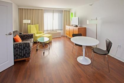 Holiday Inn Express Fishers - Indy's Uptown an IHG Hotel - image 9