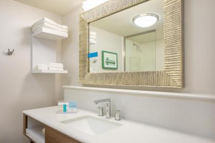 Hampton Inn Fishkill - image 14