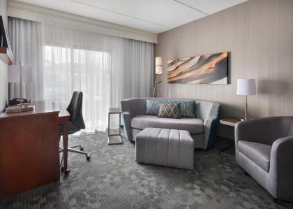 Courtyard by Marriott Fishkill - image 8