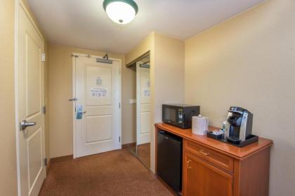 Hilton Garden Inn Poughkeepsie/Fishkill - image 10